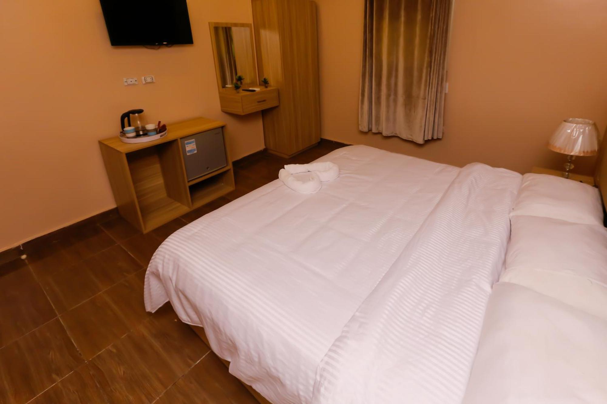 Pyramids Express View Hotel Kafret el-Gabal Exterior photo