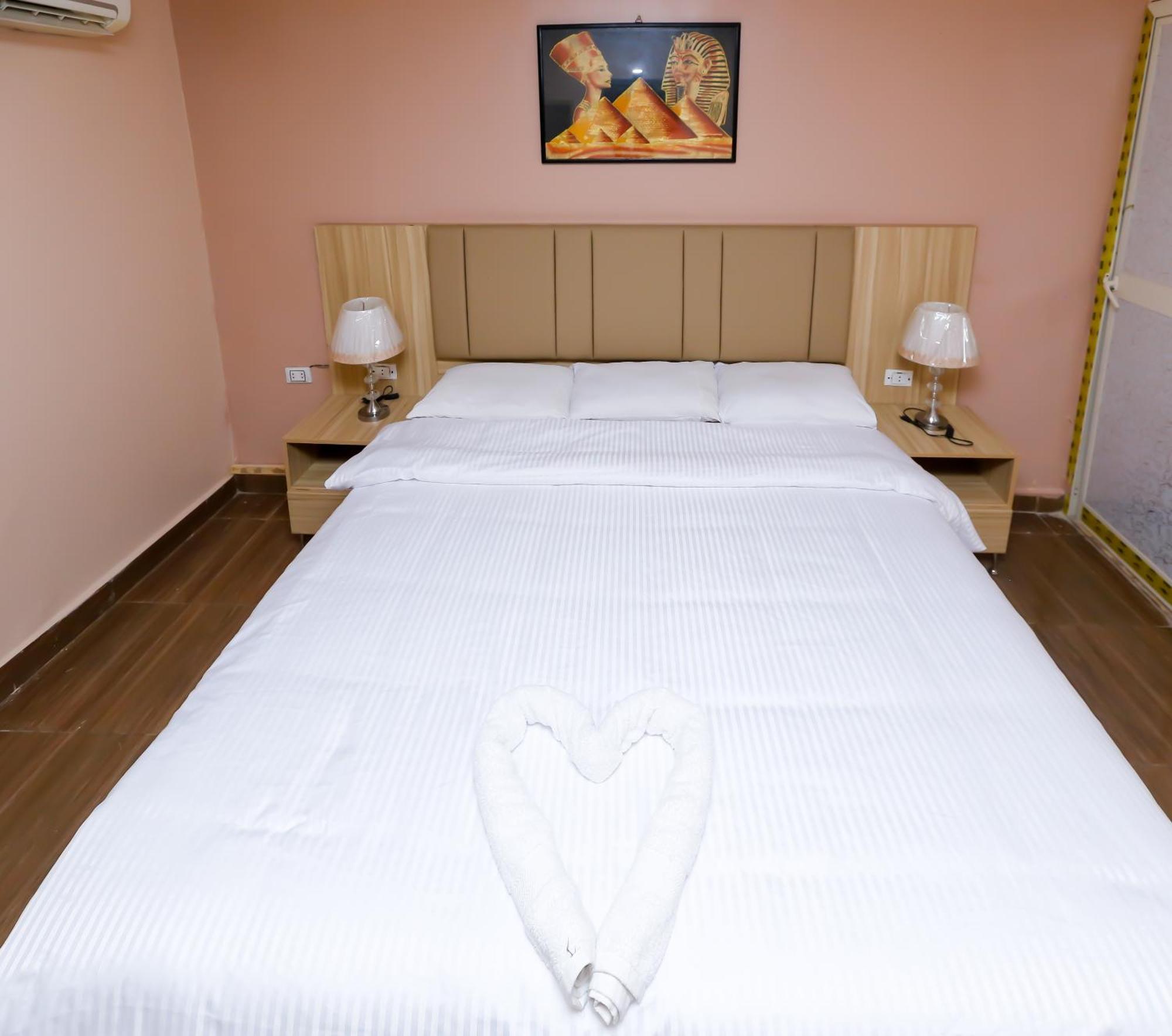 Pyramids Express View Hotel Kafret el-Gabal Exterior photo