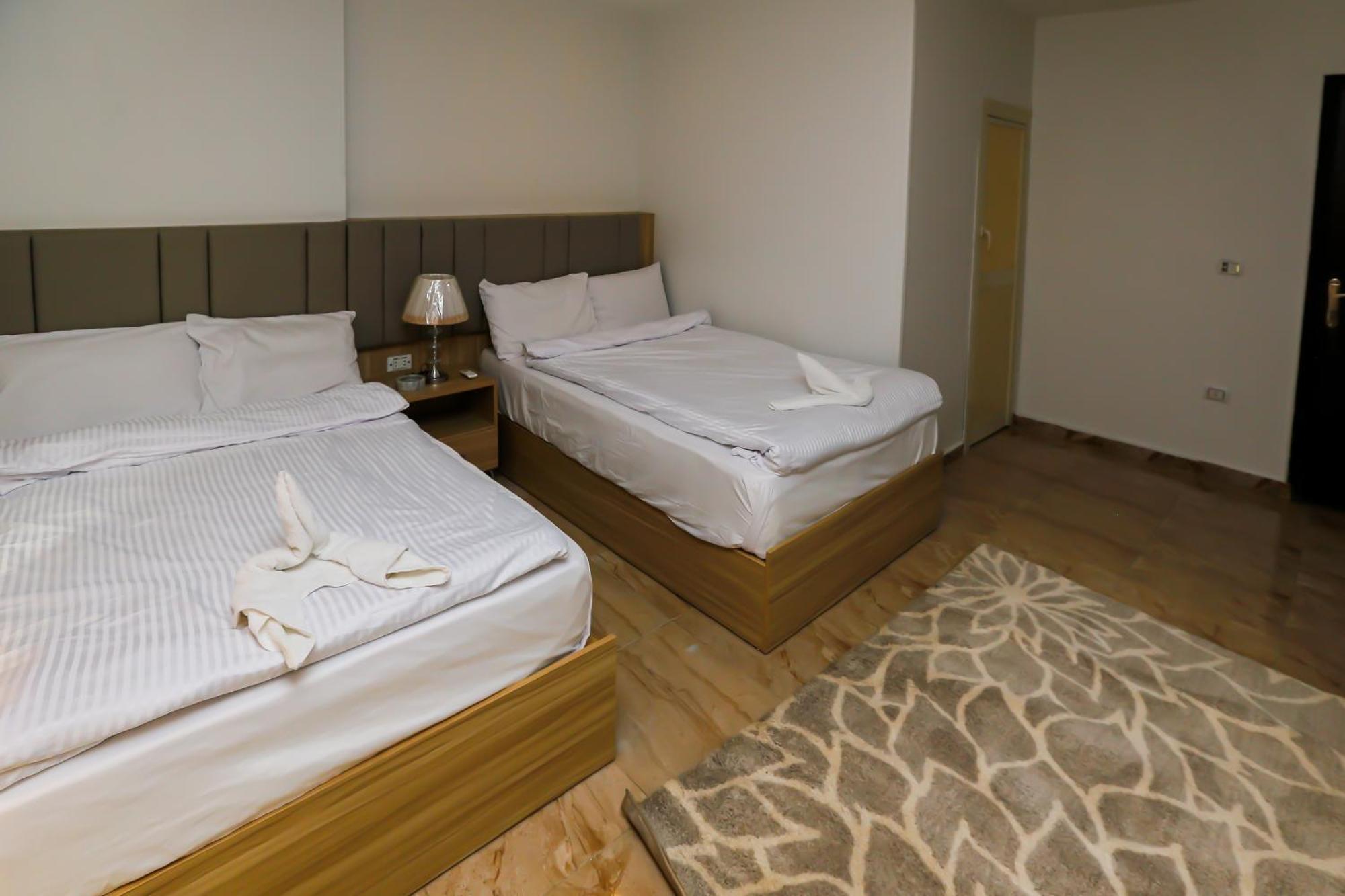 Pyramids Express View Hotel Kafret el-Gabal Exterior photo