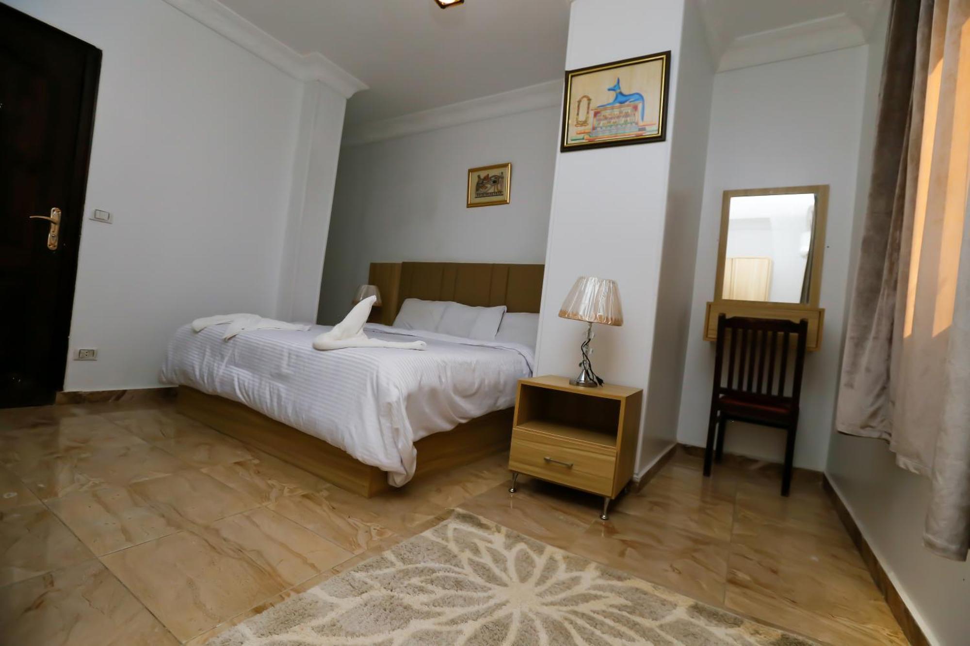 Pyramids Express View Hotel Kafret el-Gabal Exterior photo