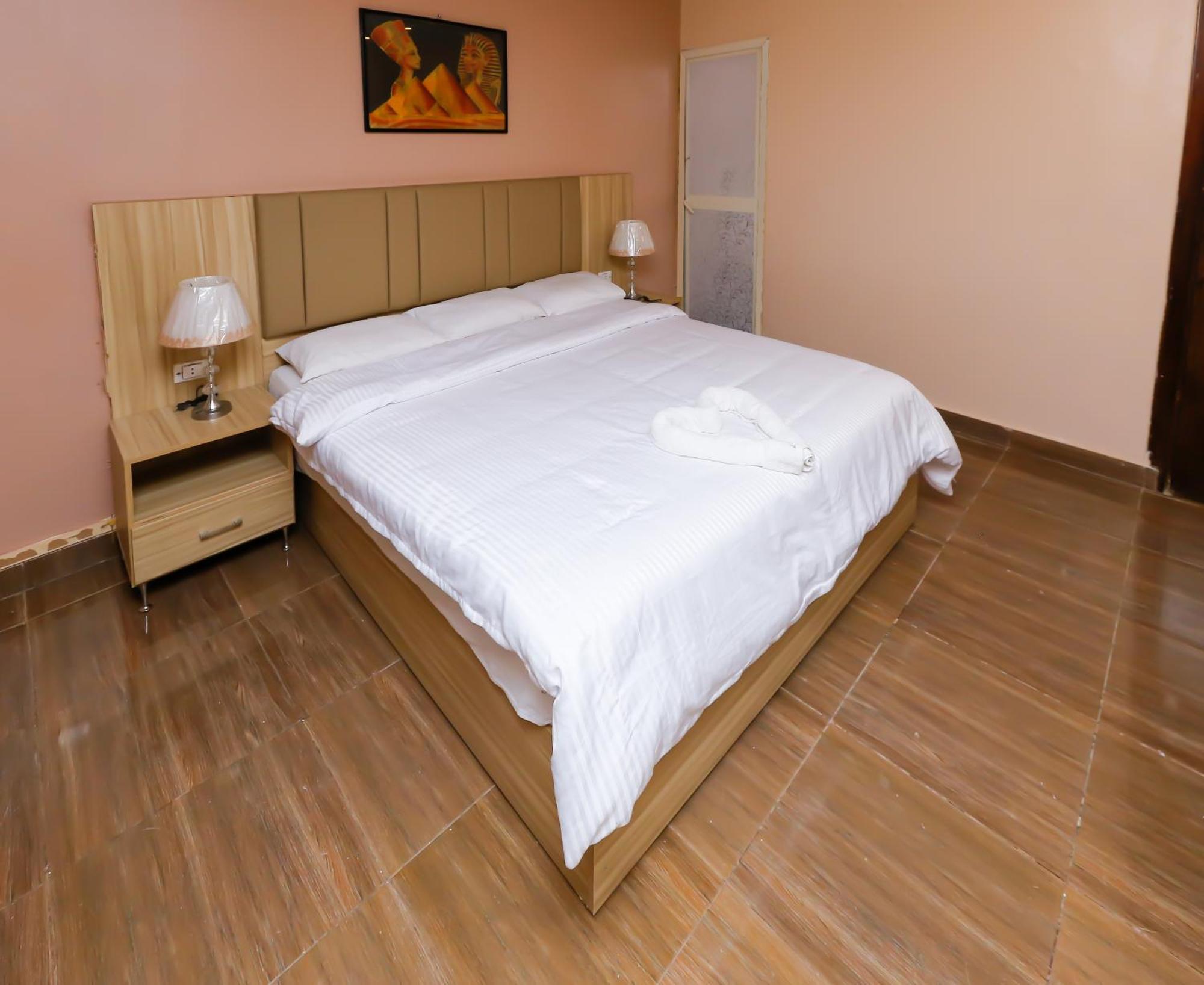 Pyramids Express View Hotel Kafret el-Gabal Exterior photo